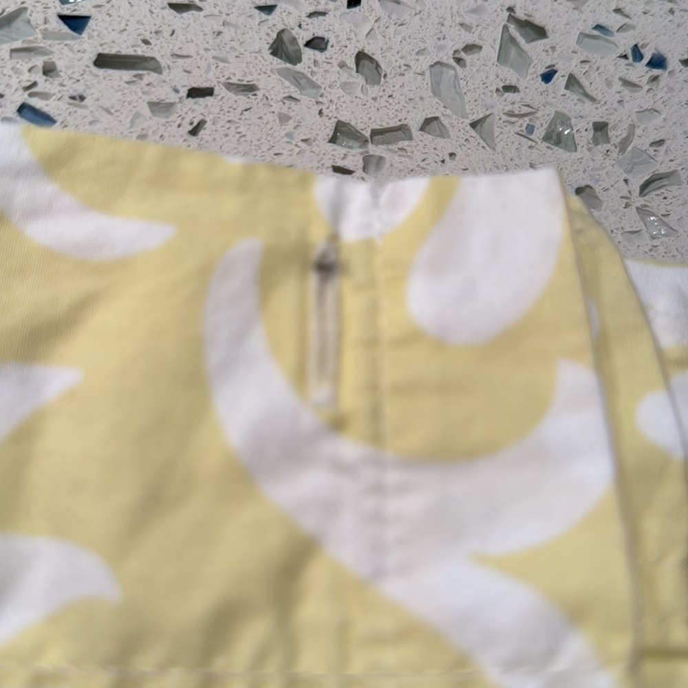 Garnet Hill, yellow and white print shower curtain - Picture 3 of 4